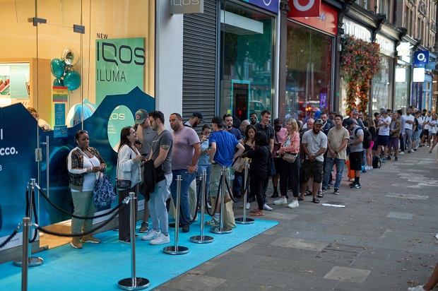 IQOS ILUMA excites crowds with pre-launch at IQOS flagship store –  Wholesale Manager – The news magazine for the UK wholesale and cash & carry  industry